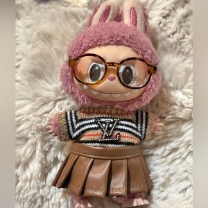 Labubu clothes & accessories- 3pcs Fashionable leather skirt, sweater w/ Glasses